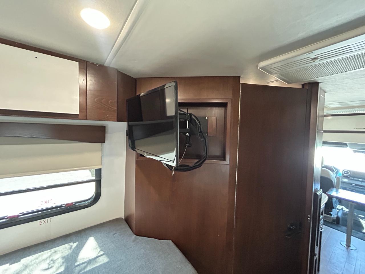 Regency RV Ultra Brougham  2021