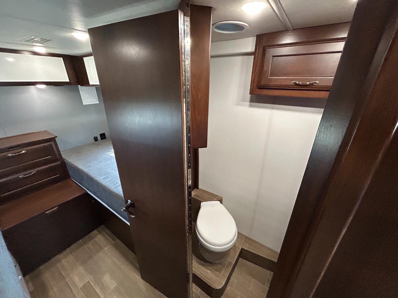 Regency RV Ultra Brougham  2021