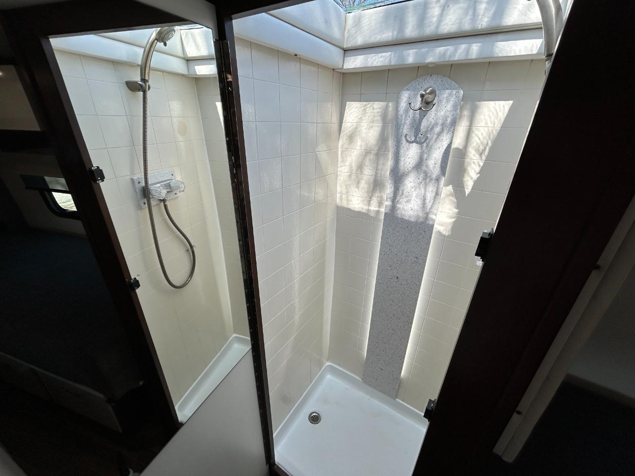 Regency RV Ultra Brougham  2021