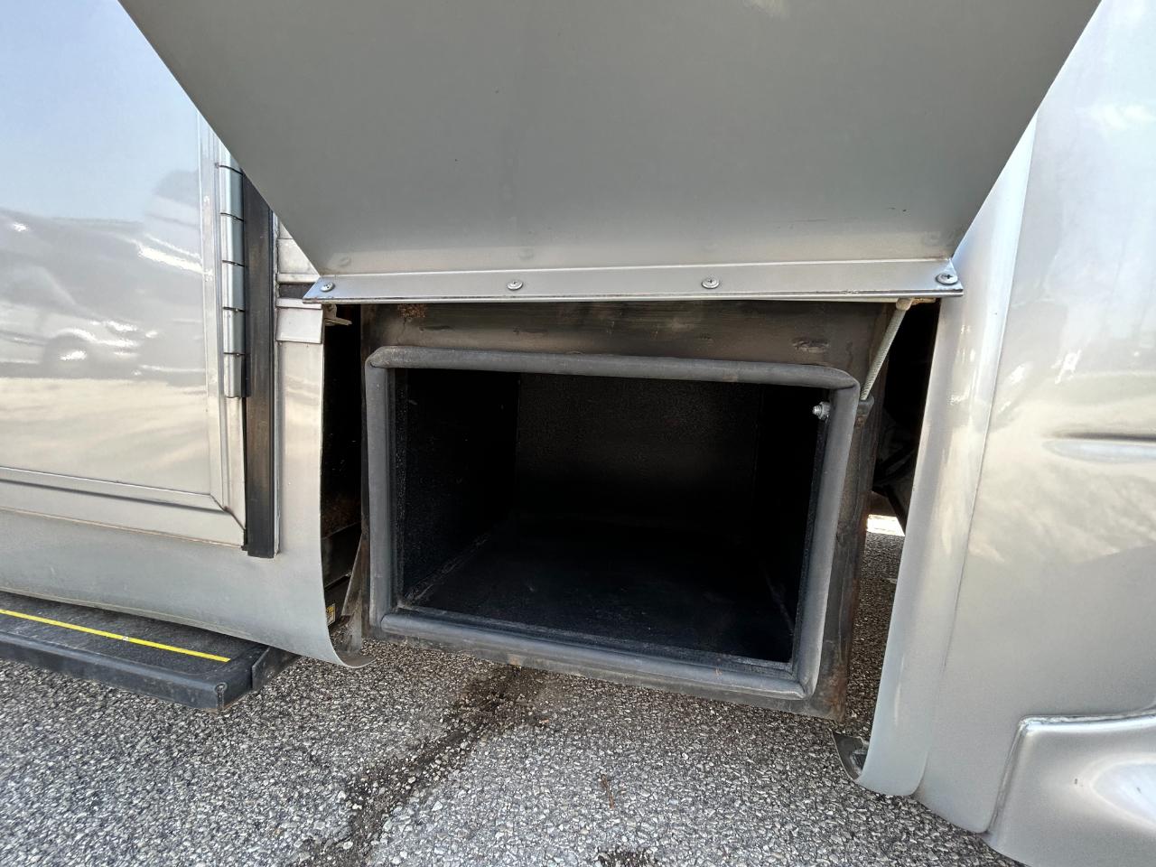 Regency RV Ultra Brougham  2021