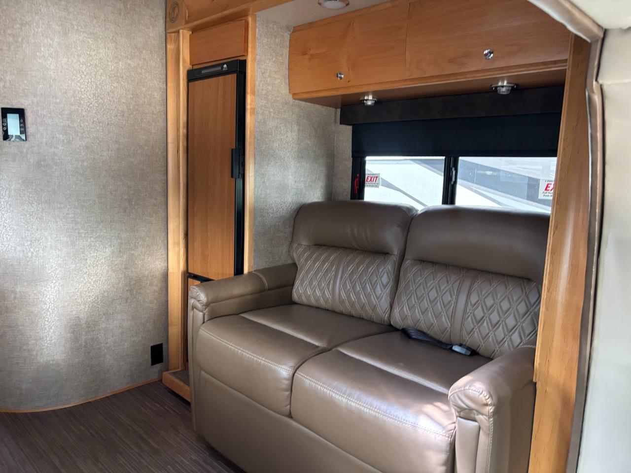 Tiffin Motorhomes Wayfarer  2018