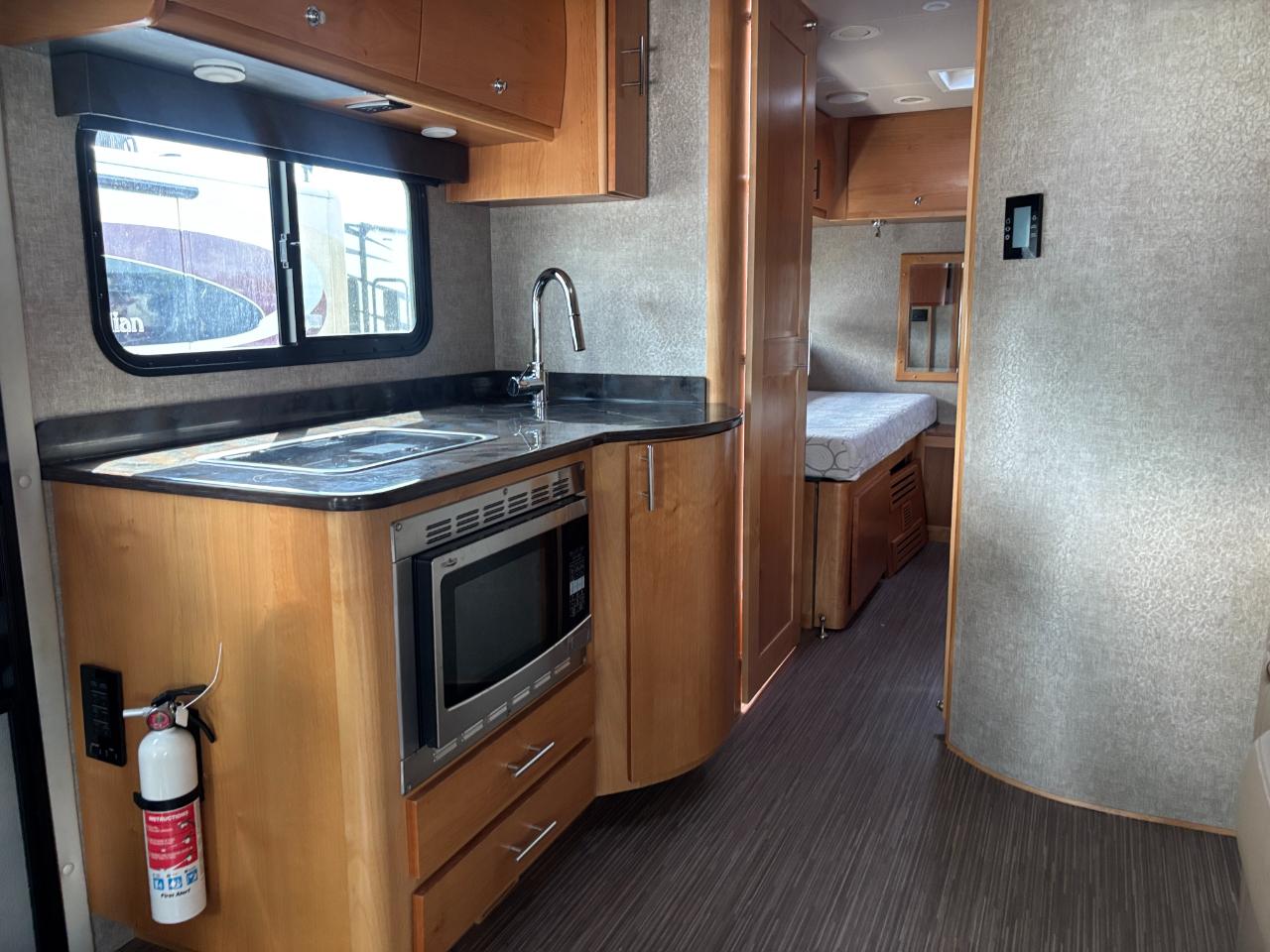 Tiffin Motorhomes Wayfarer  2018