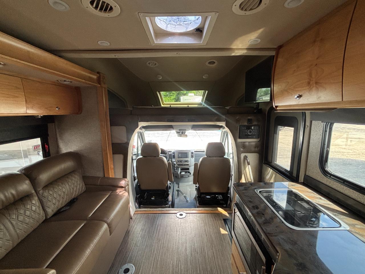 Tiffin Motorhomes Wayfarer  2018