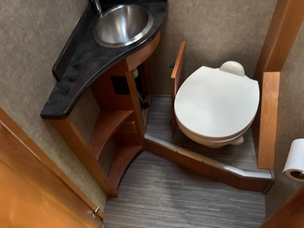 Tiffin Motorhomes Wayfarer  2018