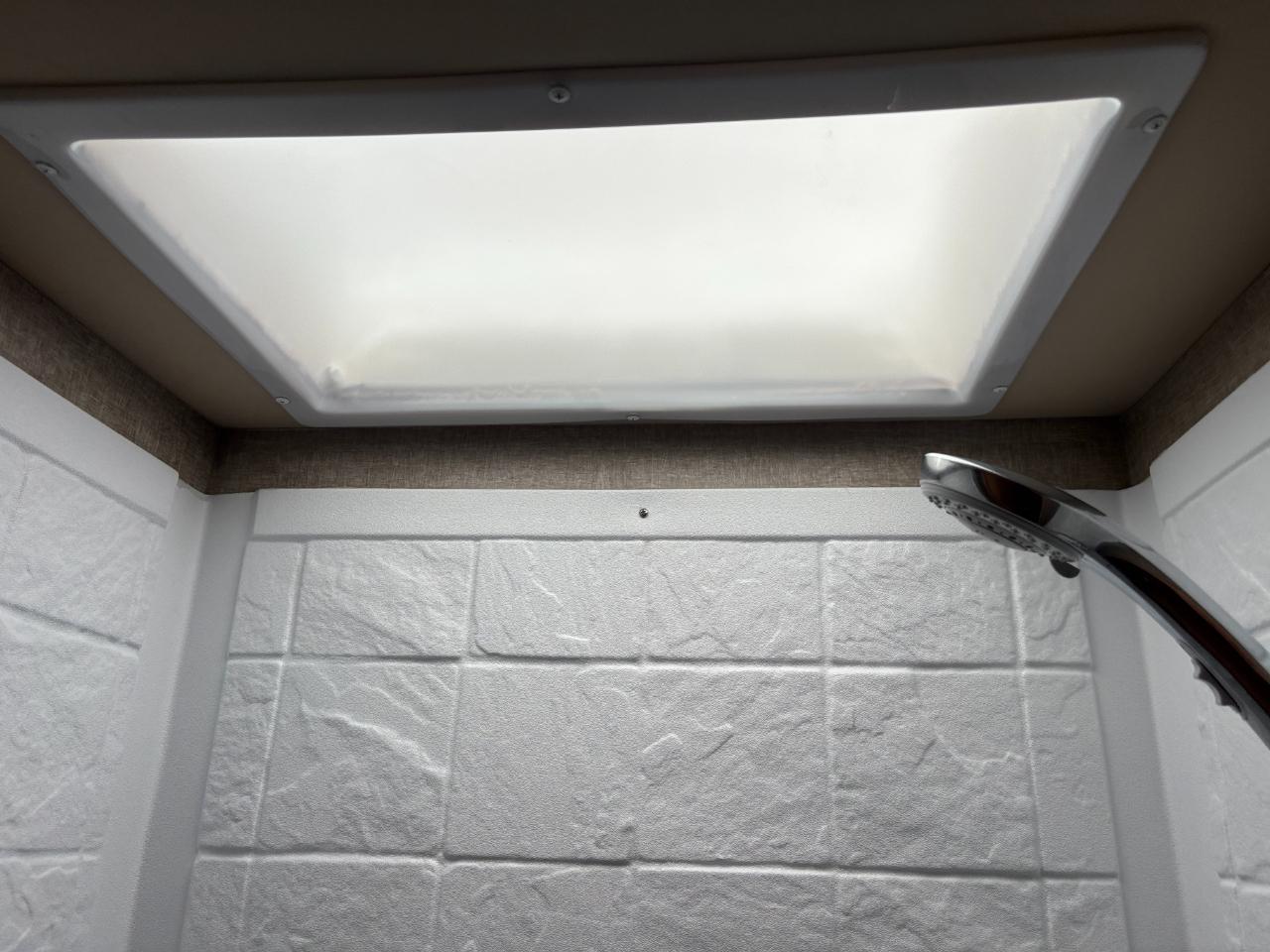 Tiffin Motorhomes Wayfarer  2018