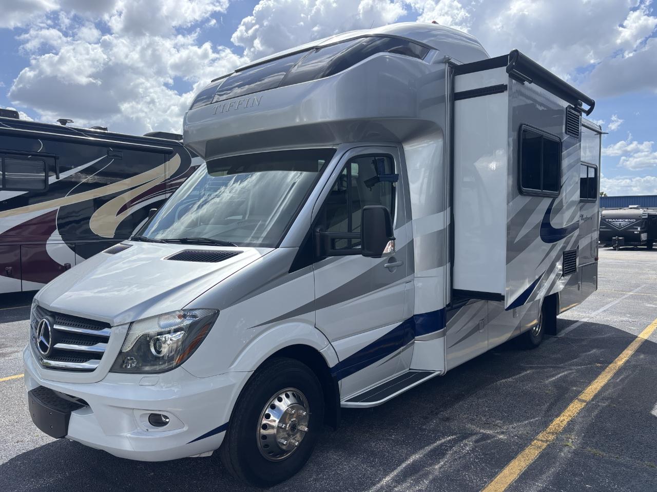 Tiffin Motorhomes Wayfarer  2018