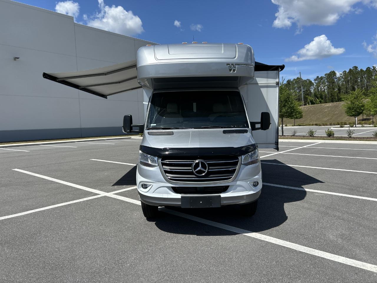 Winnebago View  2023