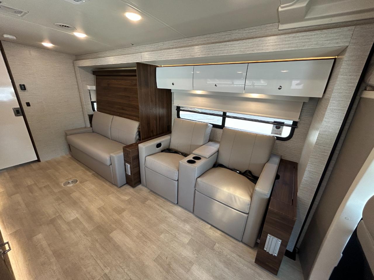 Winnebago View  2023