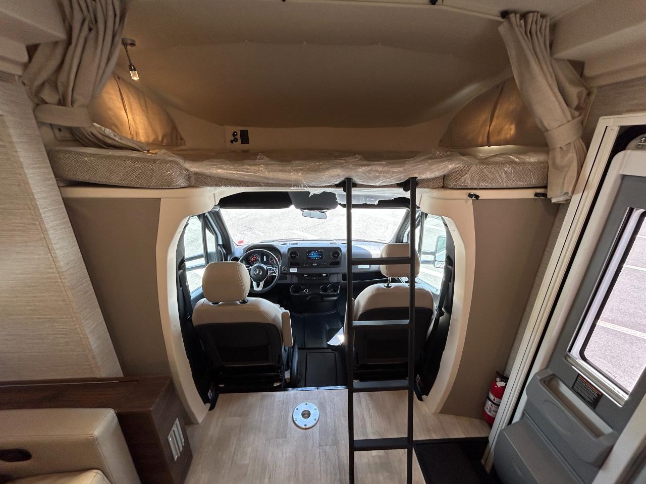 Winnebago View  2023