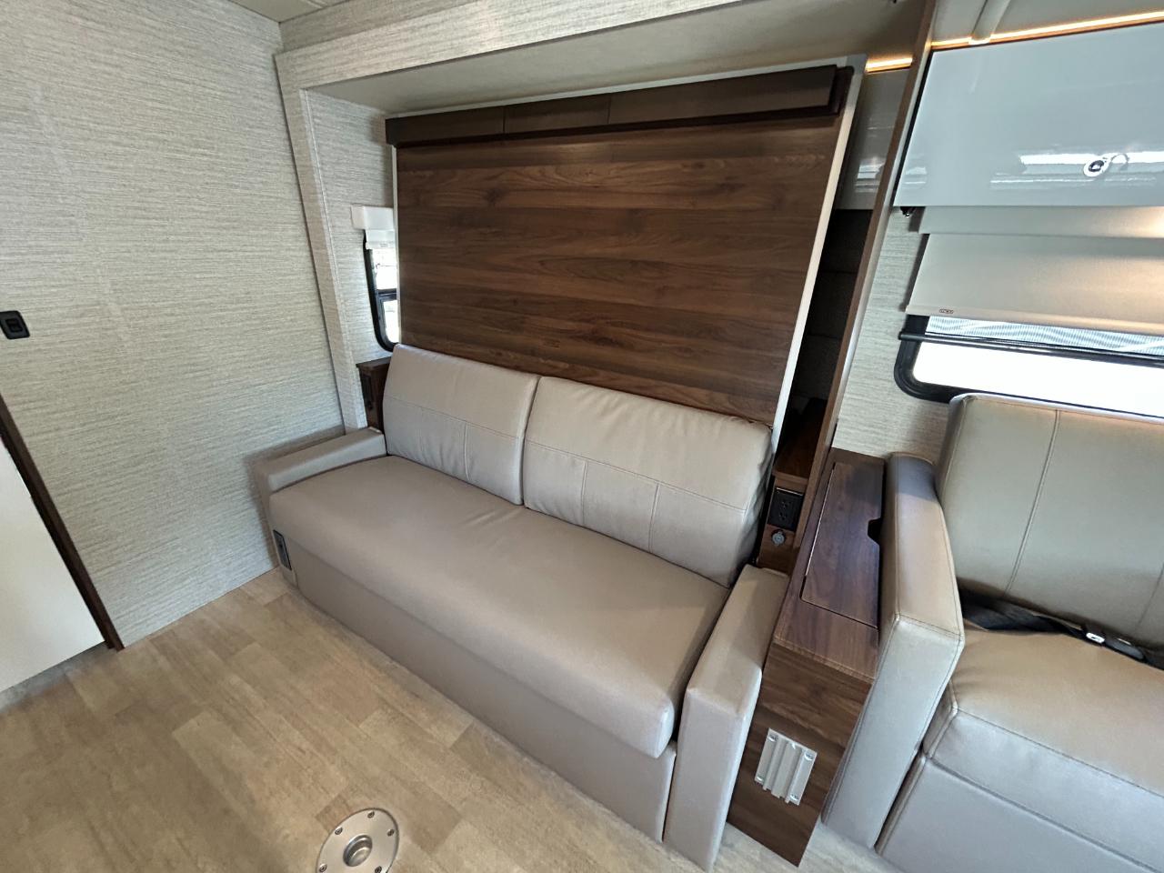 Winnebago View  2023