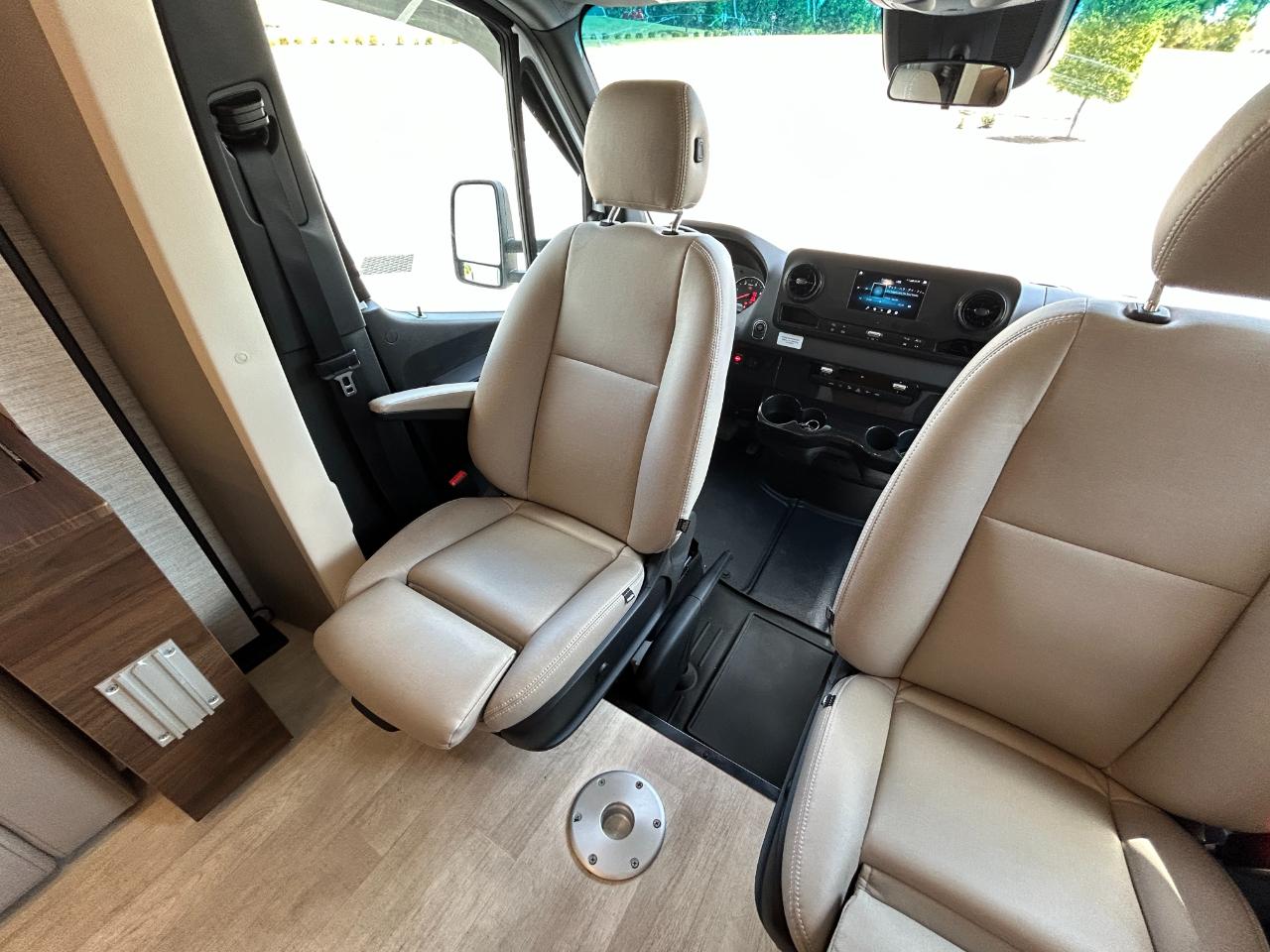 Winnebago View  2023