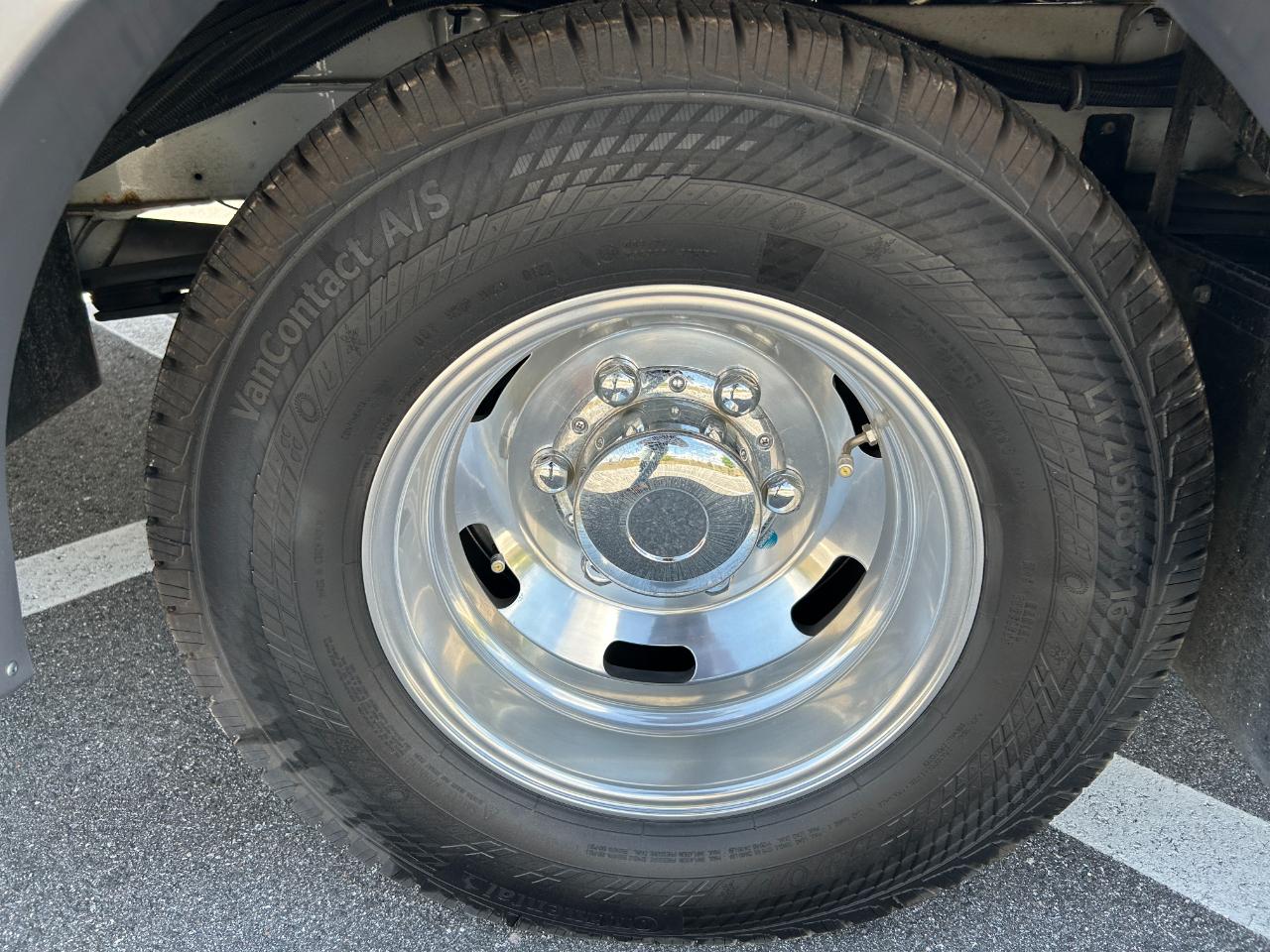 Winnebago View  2023