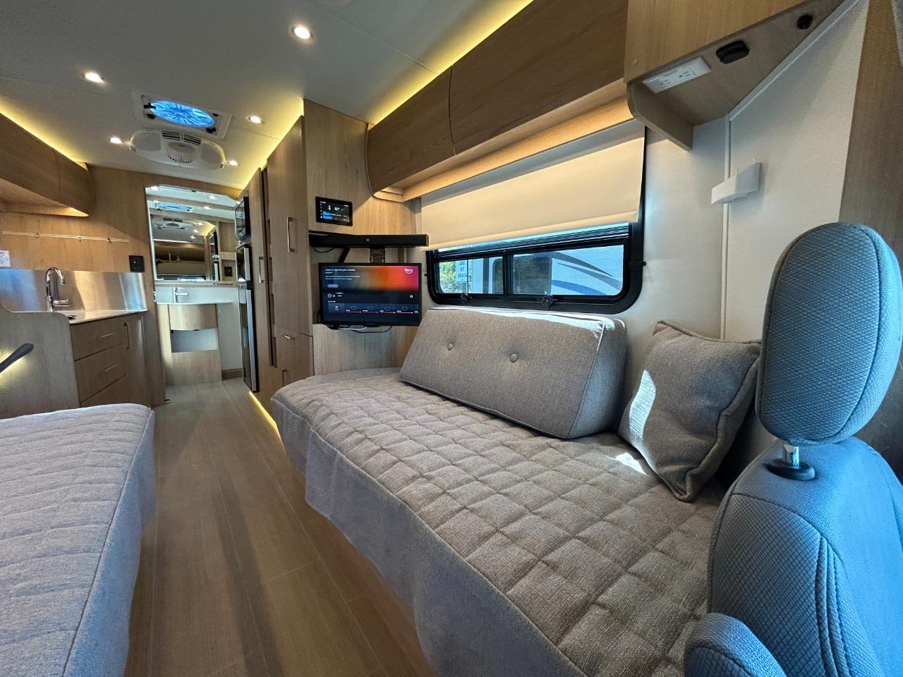 Leisure Travel U24FX  2020