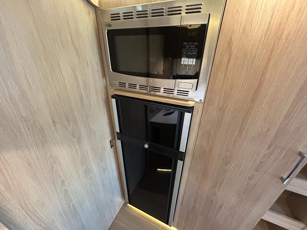 Leisure Travel U24FX  2020