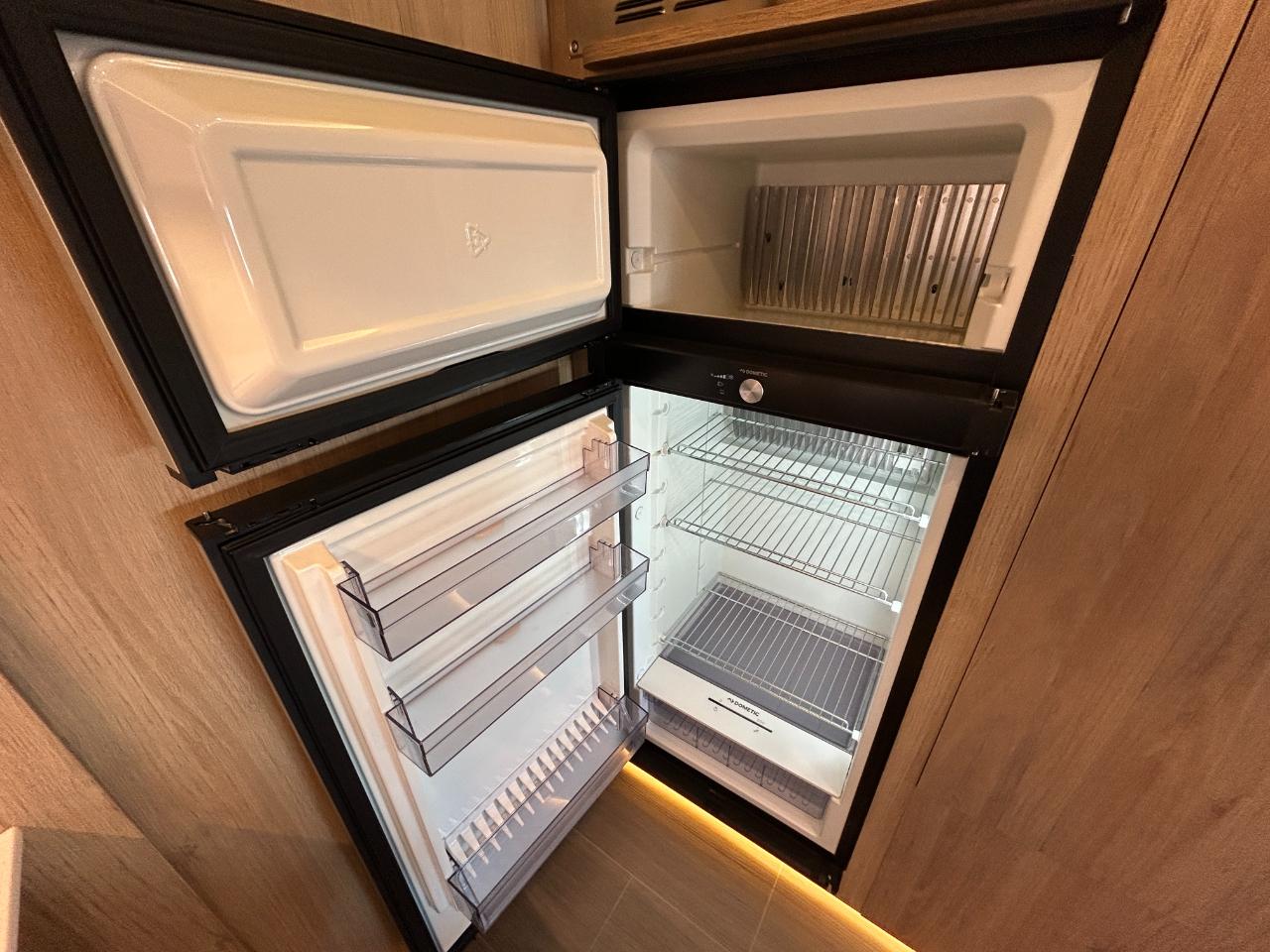 Leisure Travel U24FX  2020