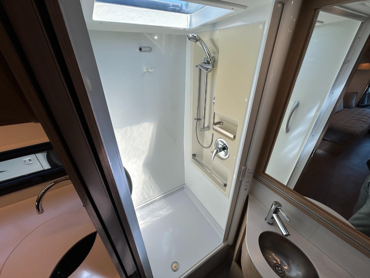 Leisure Travel U24FX  2020