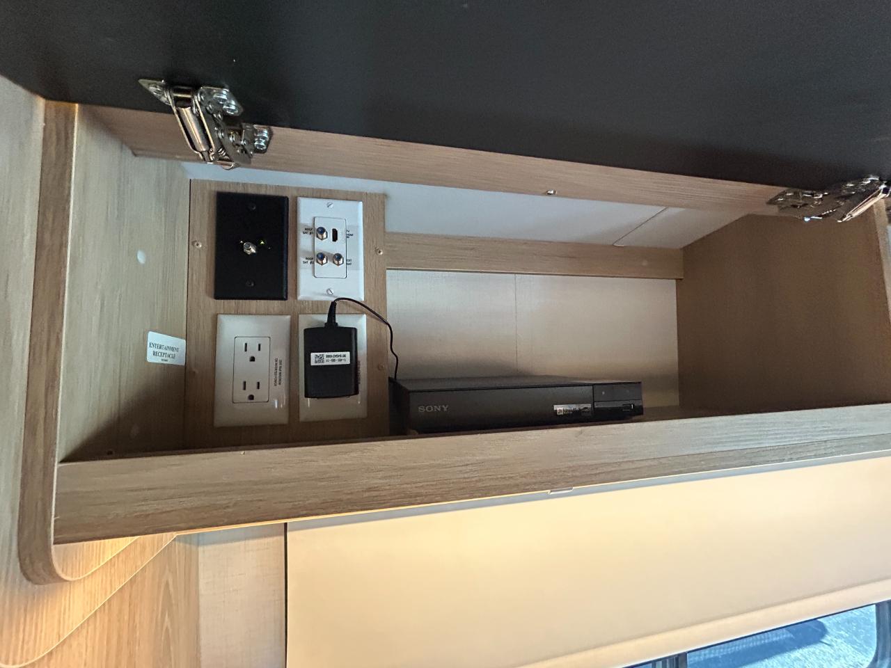 Leisure Travel U24FX  2020