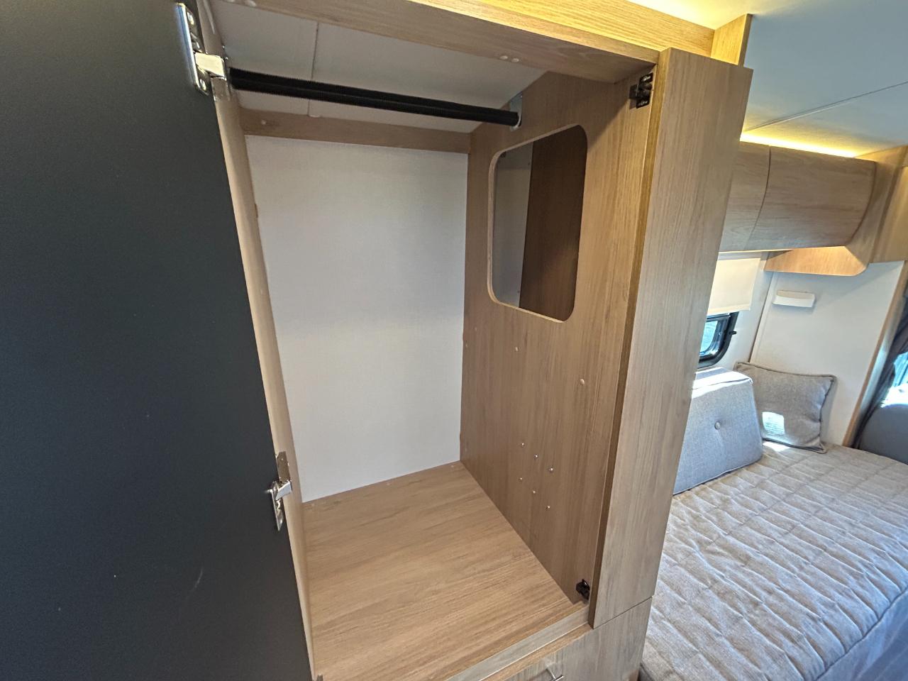 Leisure Travel U24FX  2020