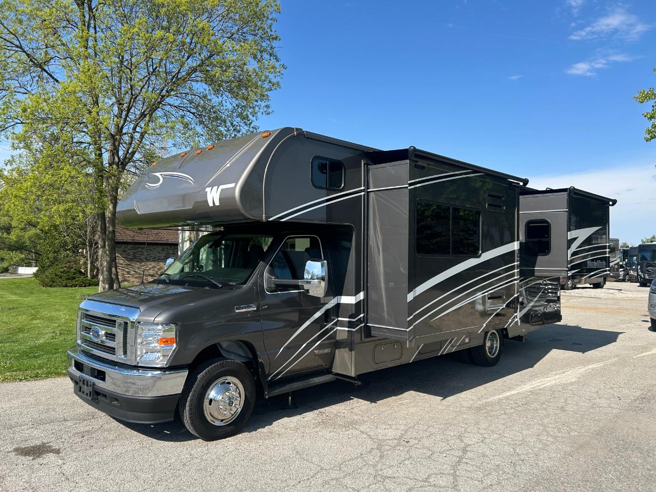 Winnebago Minnie Winnie  2025