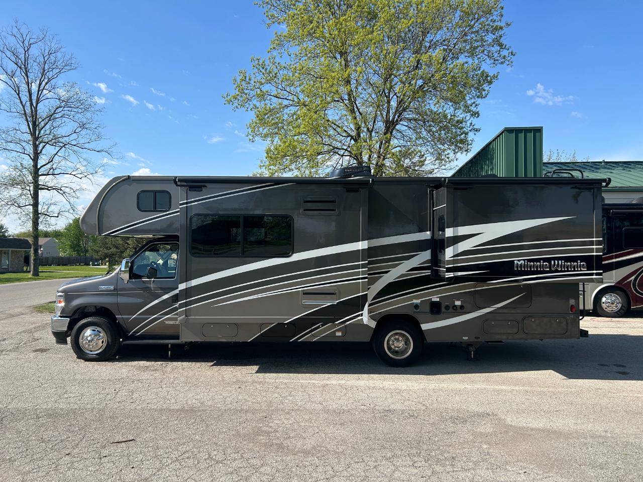 Winnebago Minnie Winnie  2025