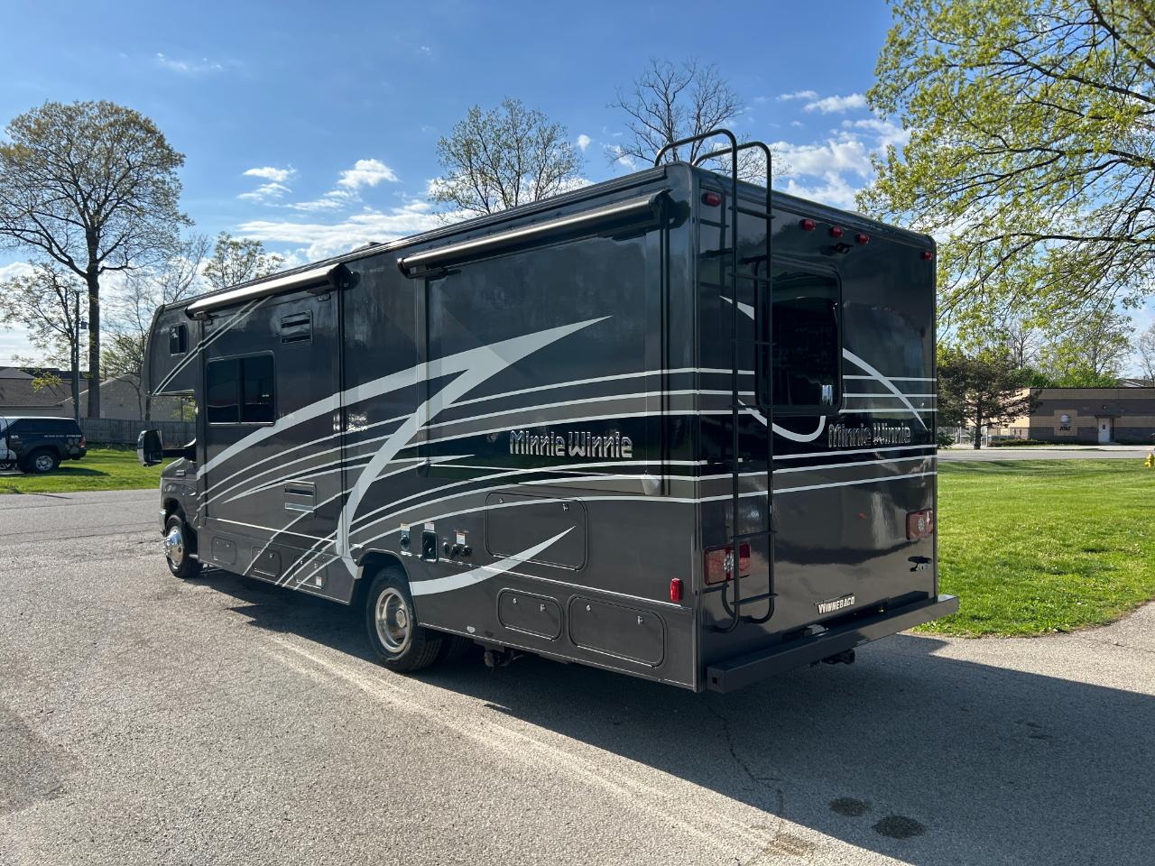 Winnebago Minnie Winnie  2025