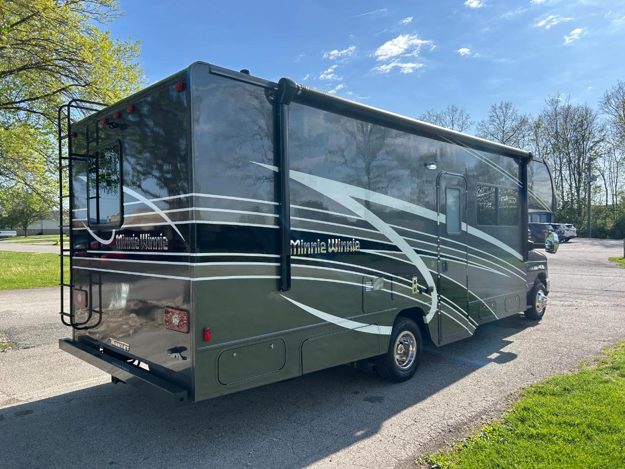 Winnebago Minnie Winnie  2025