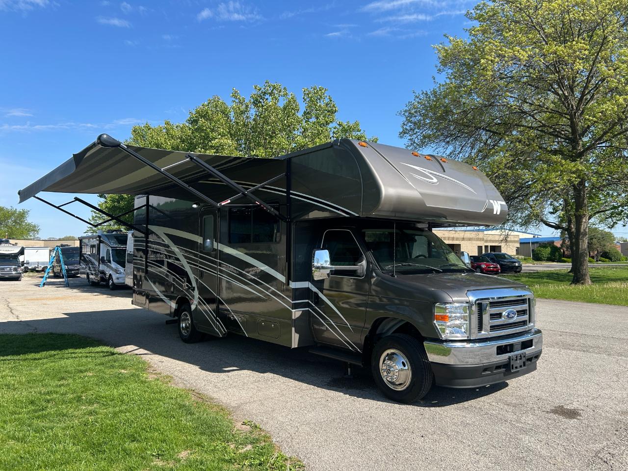 Winnebago Minnie Winnie  2025