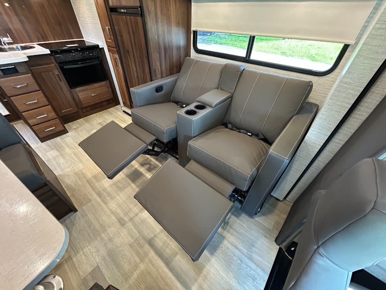 Winnebago Minnie Winnie  2025