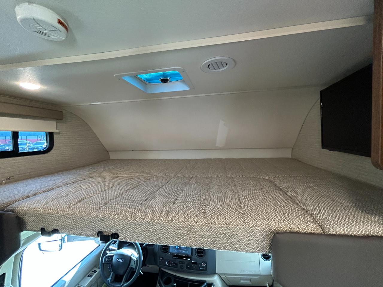 Winnebago Minnie Winnie  2025