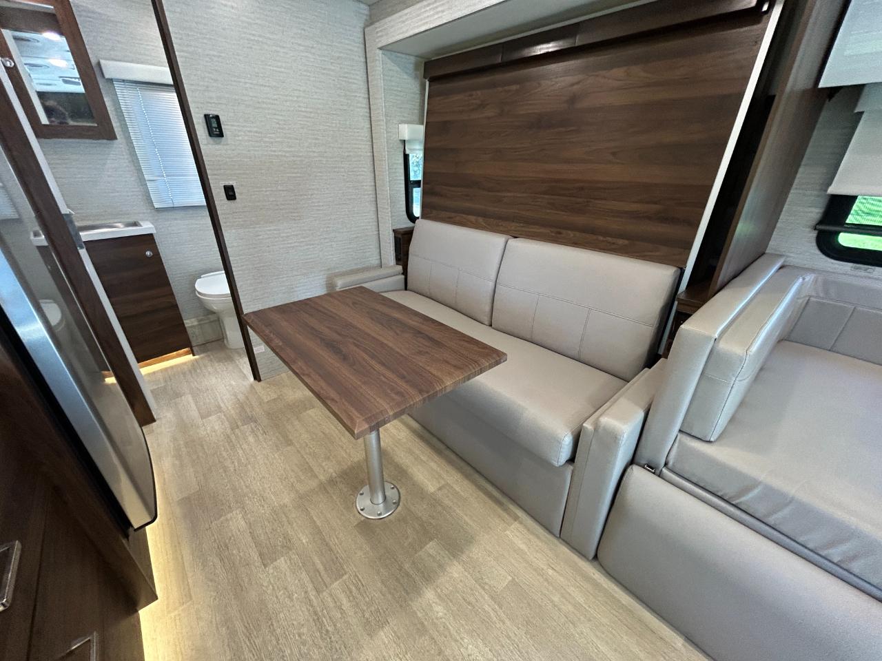 Winnebago View  2020