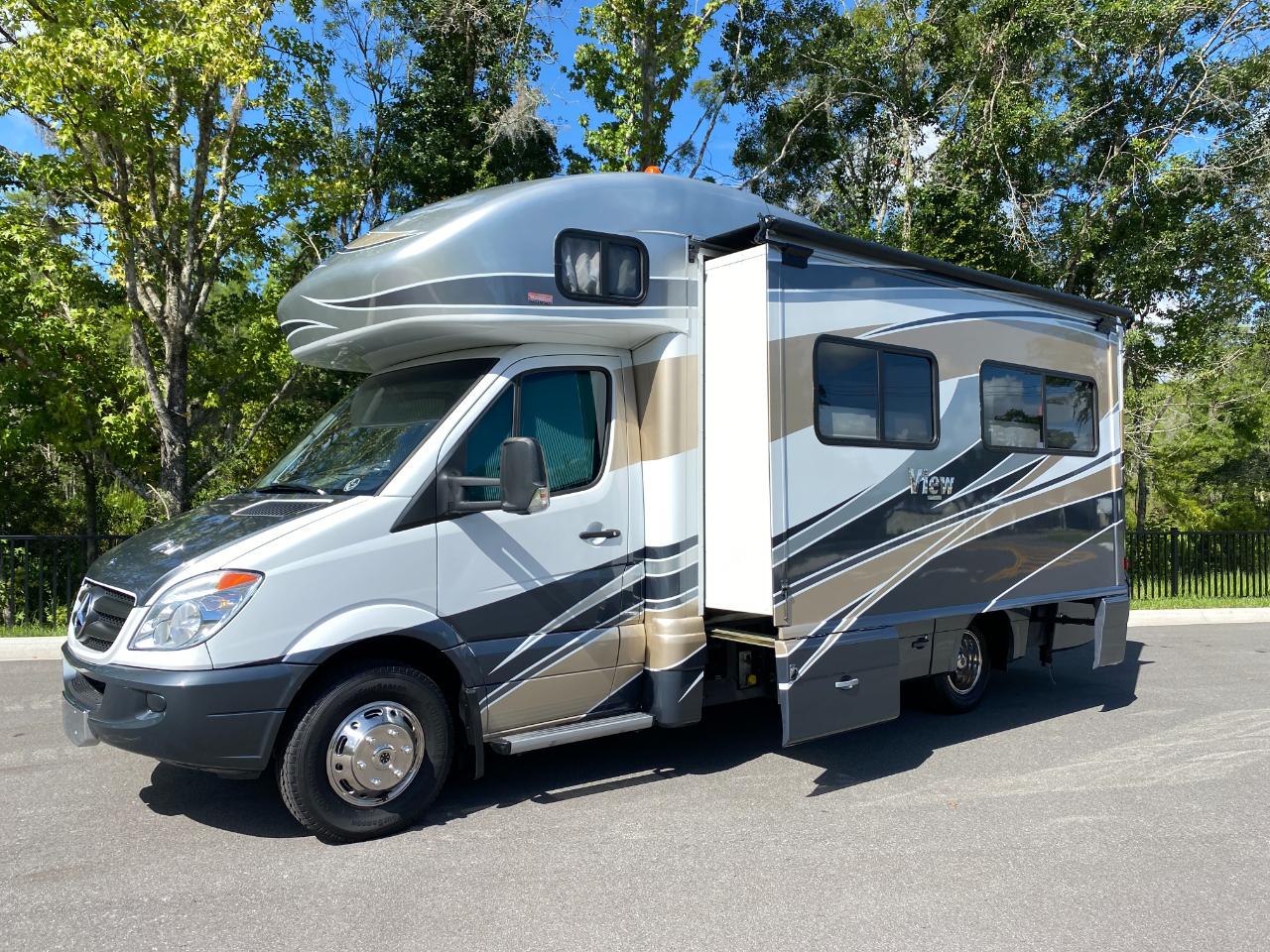 Winnebago View  2012