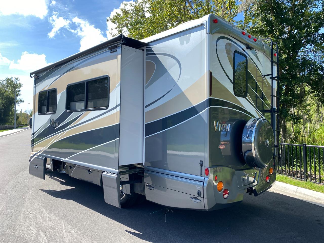 Winnebago View  2012
