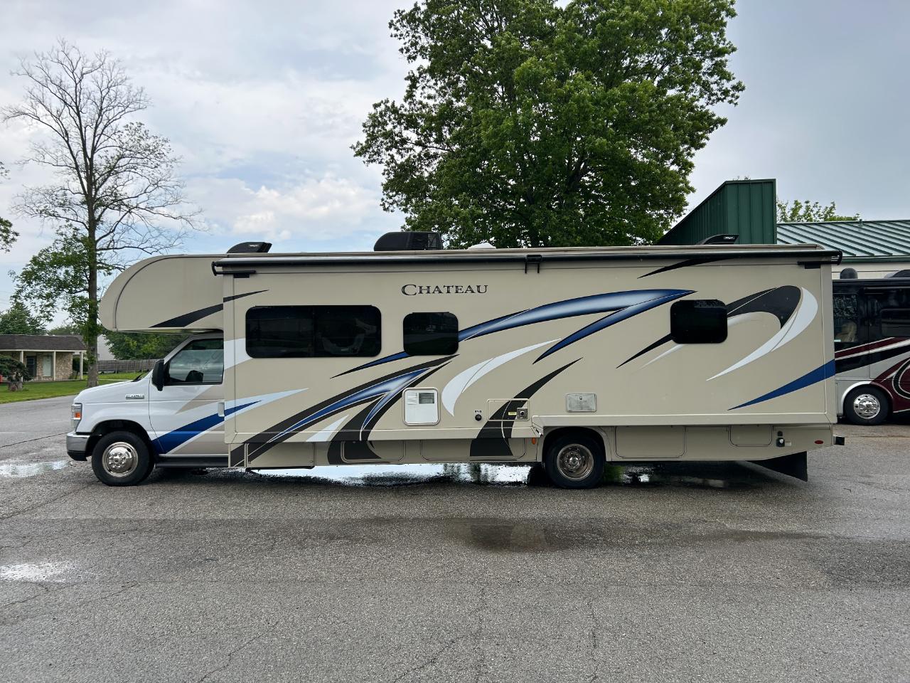 Thor Motor Coach Chateau  2019