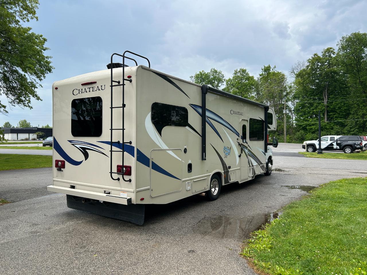 Thor Motor Coach Chateau  2019