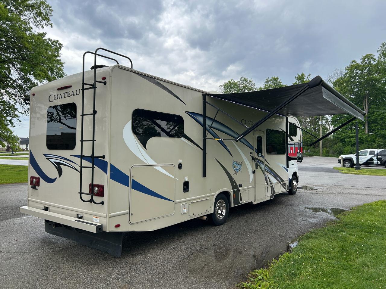 Thor Motor Coach Chateau  2019