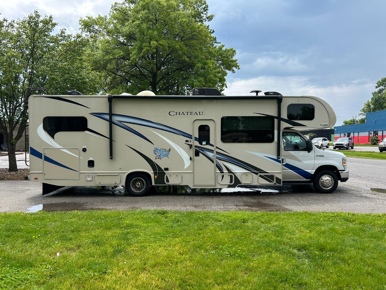Thor Motor Coach Chateau  2019