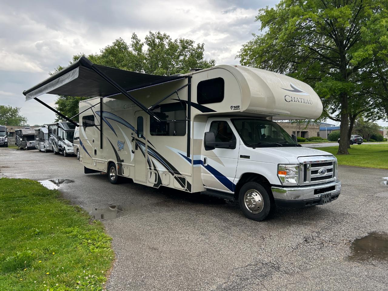 Thor Motor Coach Chateau  2019