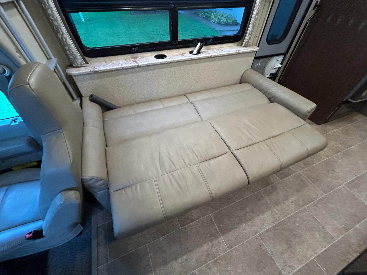 Thor Motor Coach Chateau  2019