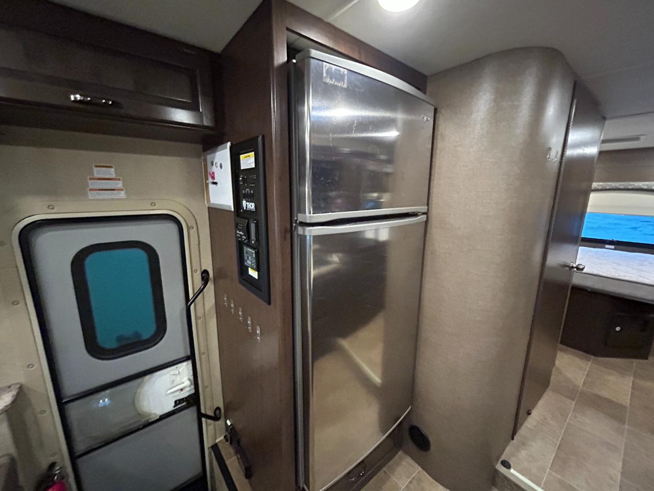 Thor Motor Coach Chateau  2019