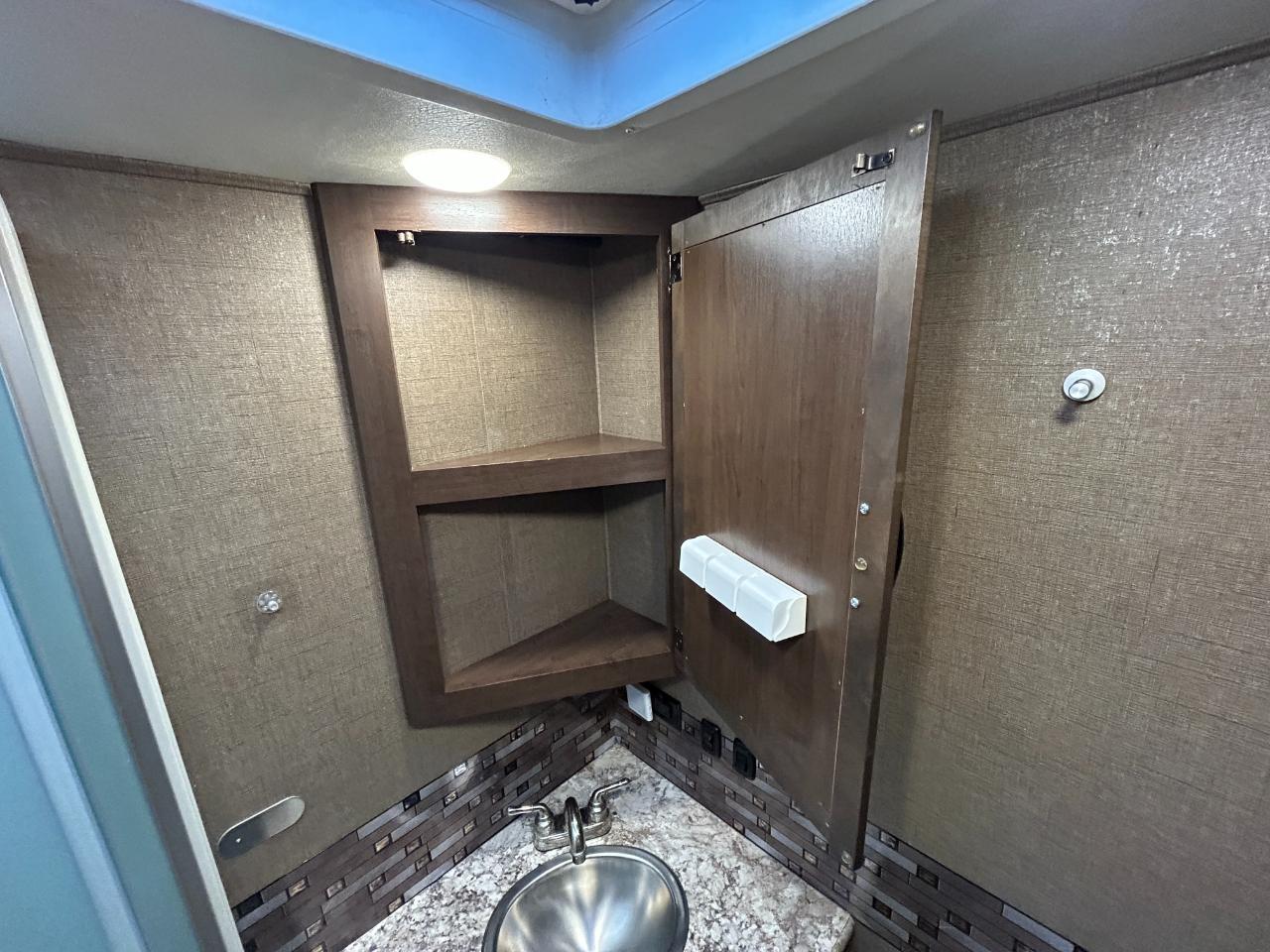 Thor Motor Coach Chateau  2019