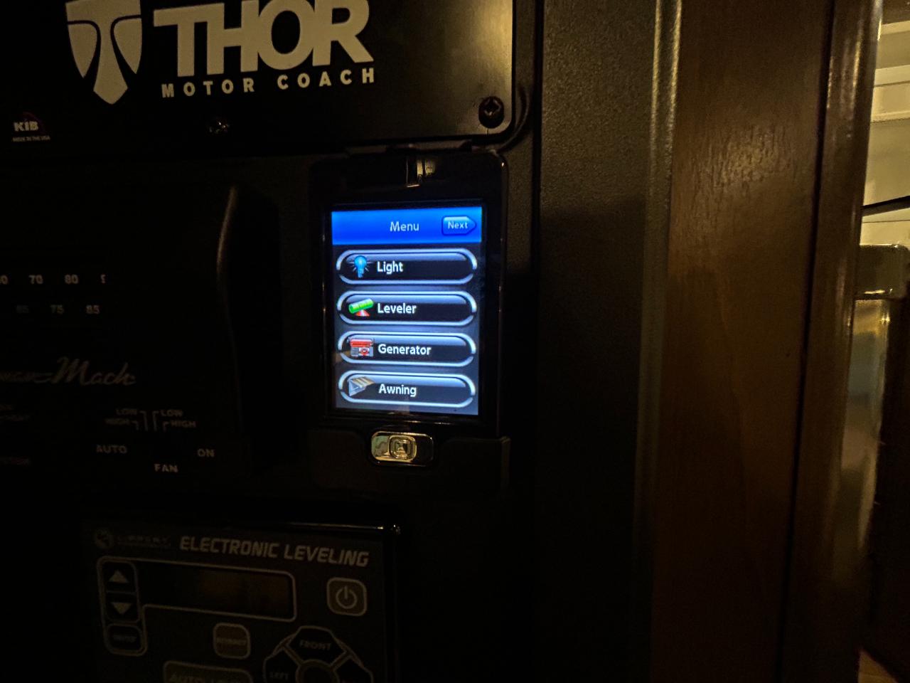 Thor Motor Coach Chateau  2019
