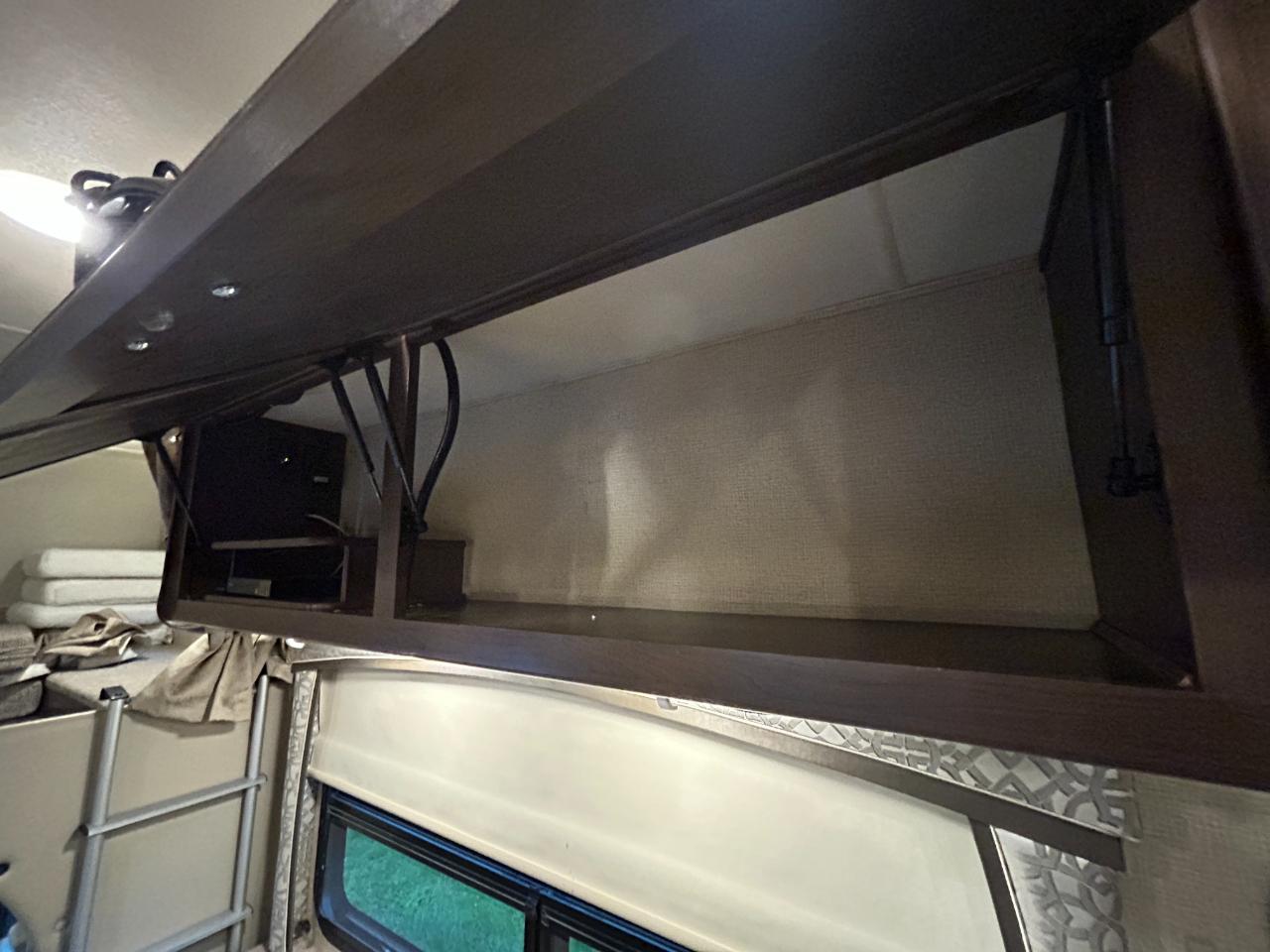Thor Motor Coach Chateau  2019