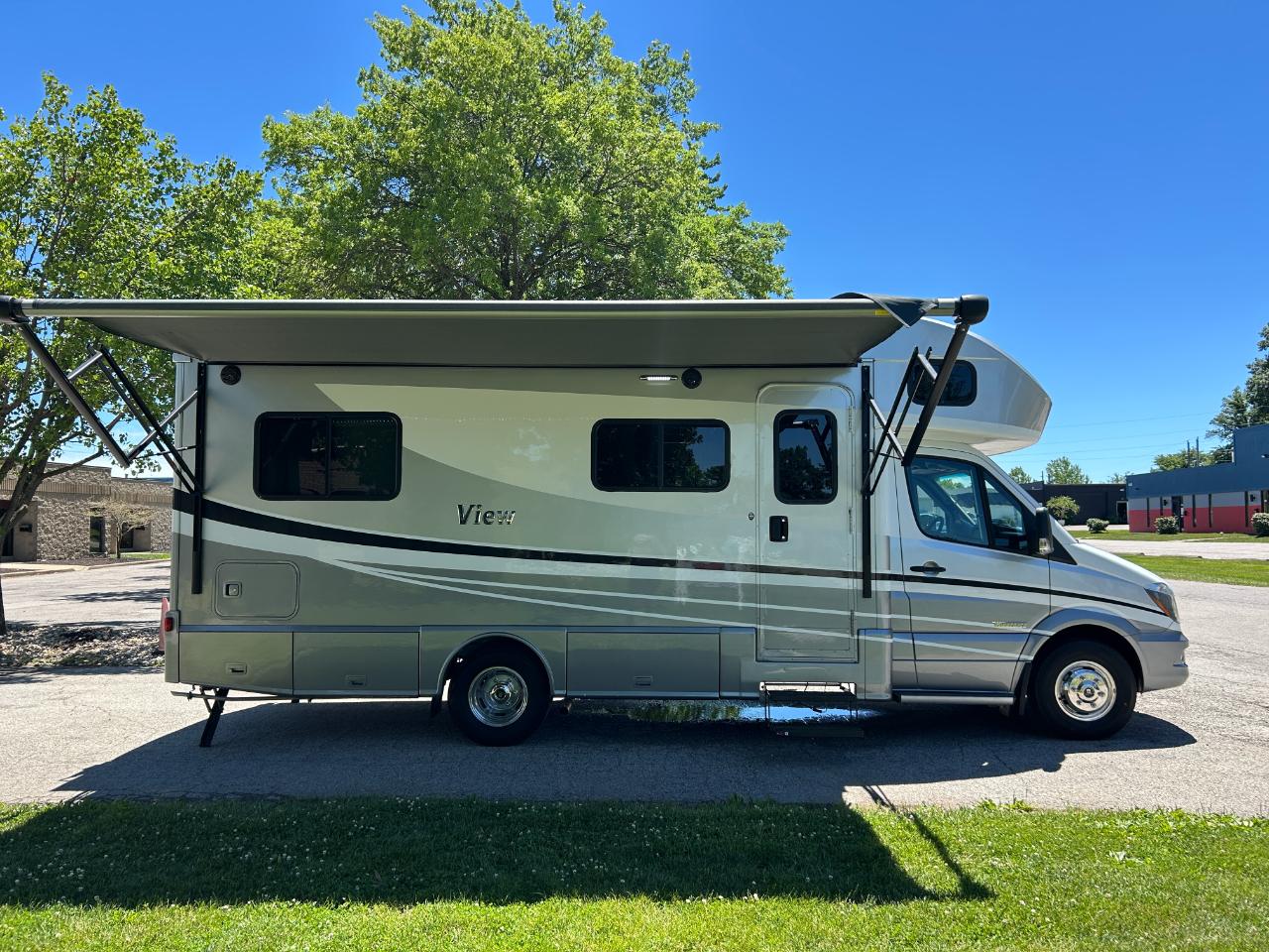 Winnebago View  2019