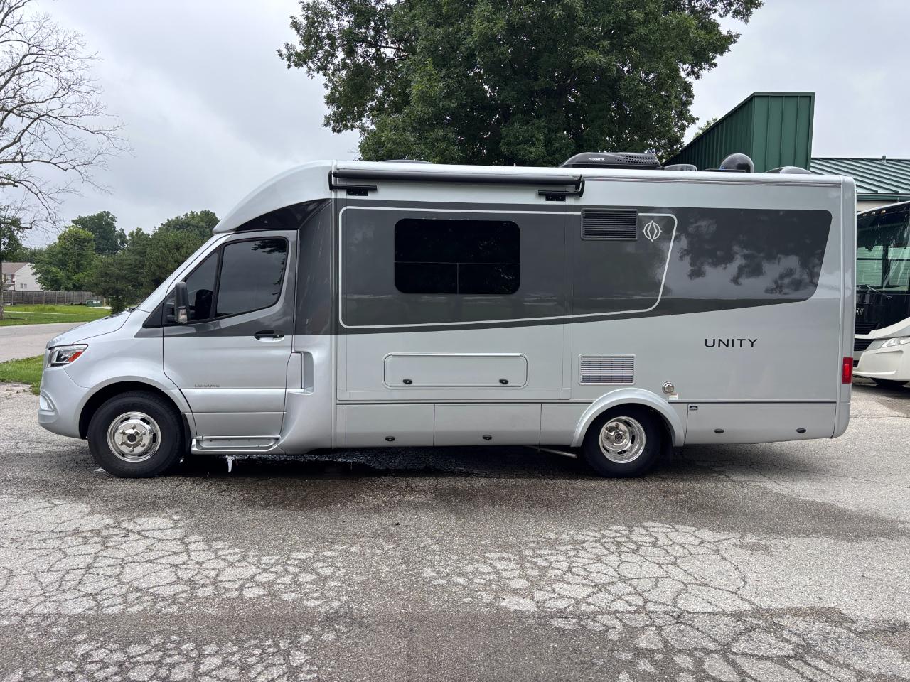 Leisure Travel UNITY U24CB  2021