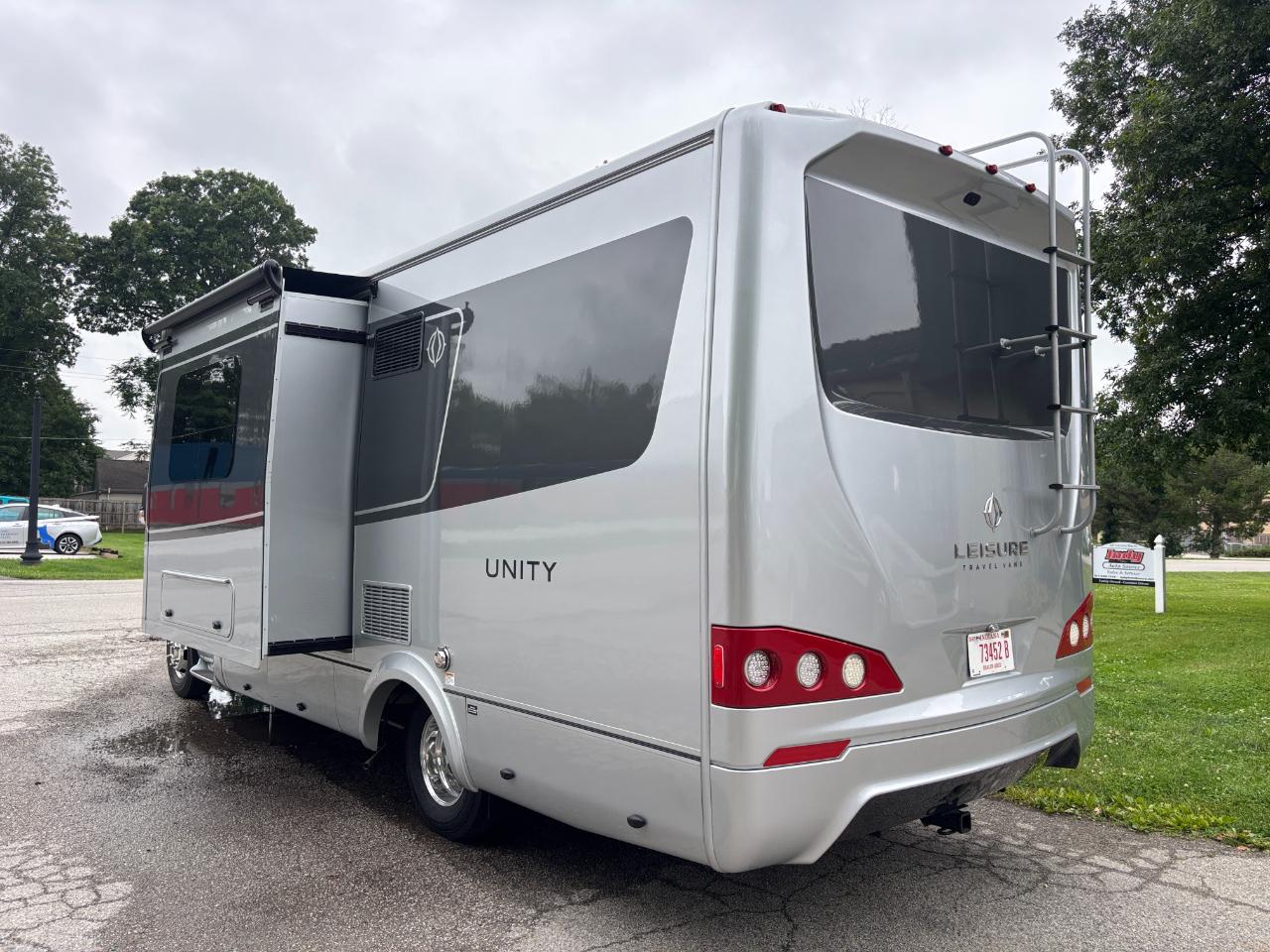 Leisure Travel UNITY U24CB  2021