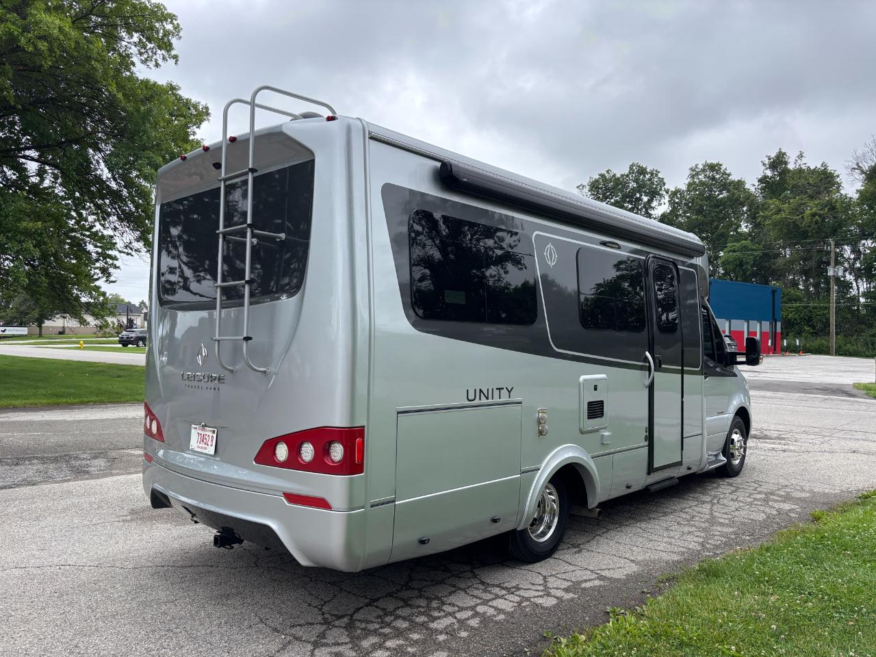 Leisure Travel UNITY U24CB  2021