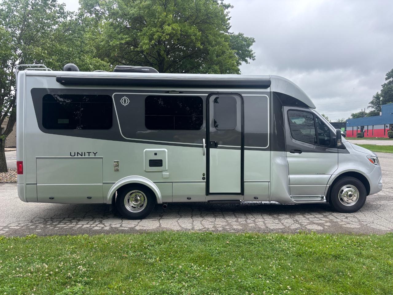 Leisure Travel UNITY U24CB  2021