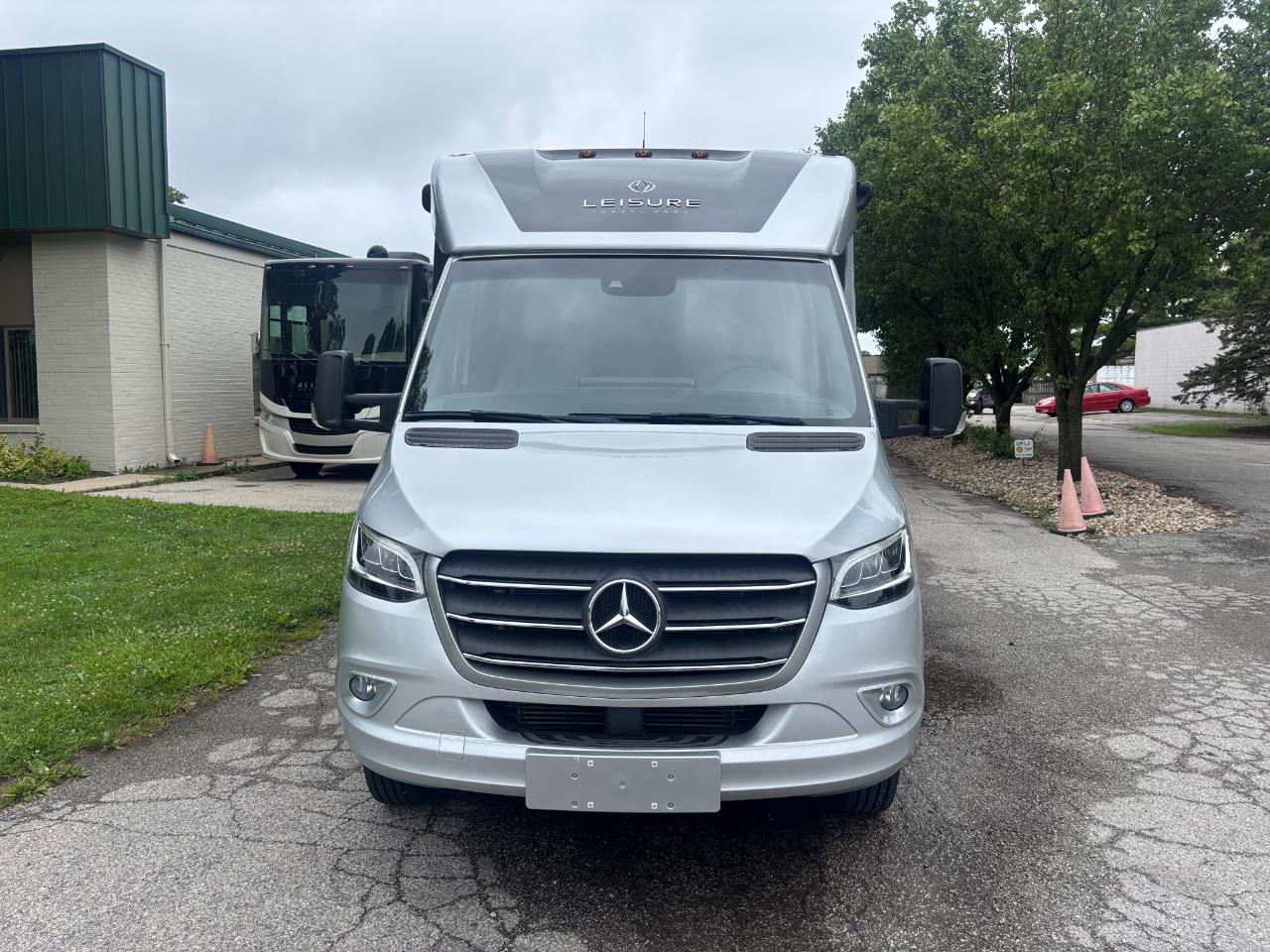 Leisure Travel UNITY U24CB  2021