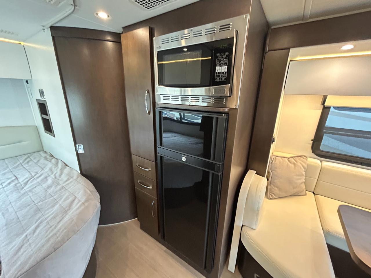 Leisure Travel UNITY U24CB  2021