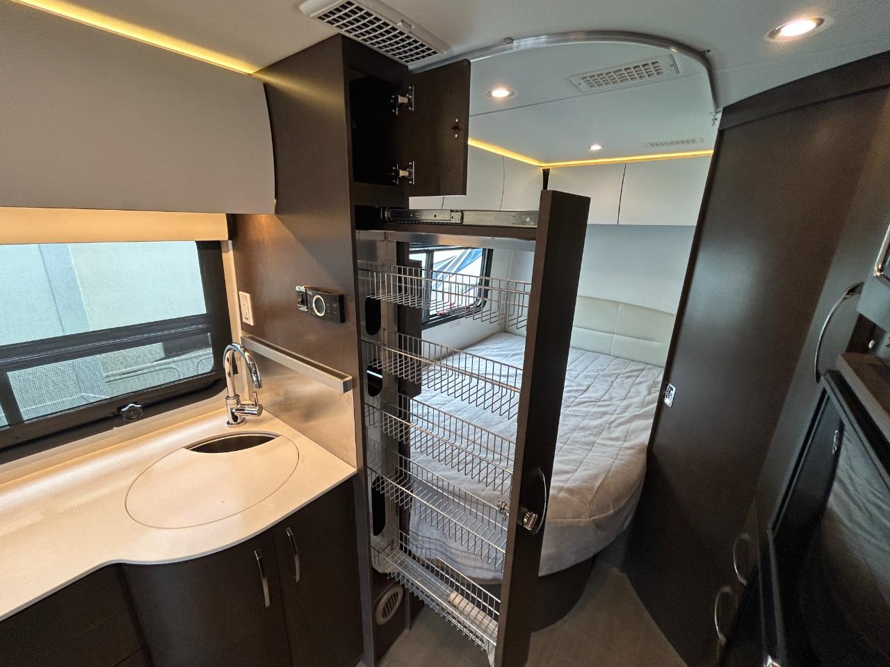 Leisure Travel UNITY U24CB  2021